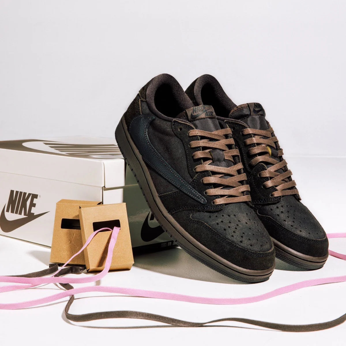 AIR JORDAN 1 RETRO LOW OG SP TRAVIS SCOTT VELVET BROWN