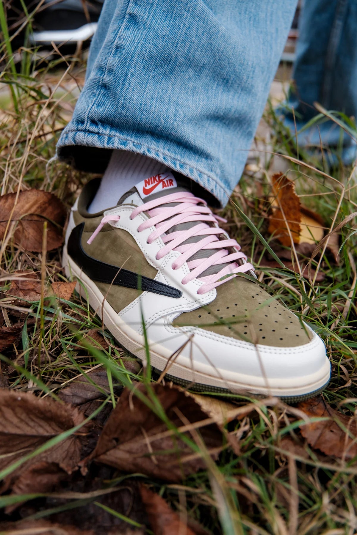 NIKE AIR JORDAN 1 LOW TRAVIS SCOTT MEDIUM OLIVE