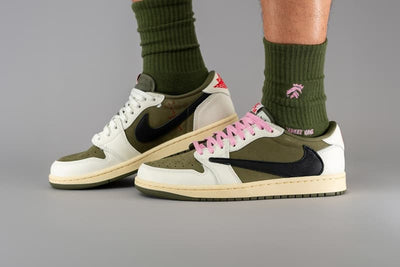 NIKE AIR JORDAN 1 LOW TRAVIS SCOTT MEDIUM OLIVE